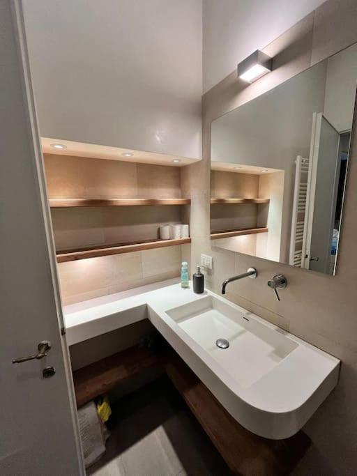 Colosseum Apartment - Your Cozy Roman Escape ภายนอก รูปภาพ